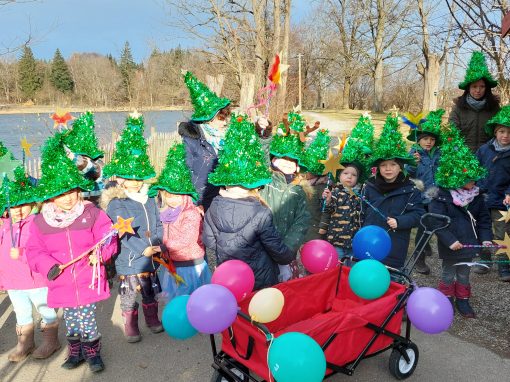 Wir sind die Naturkinder juche und finden den Fasching einfach nur scheeeeee!!!